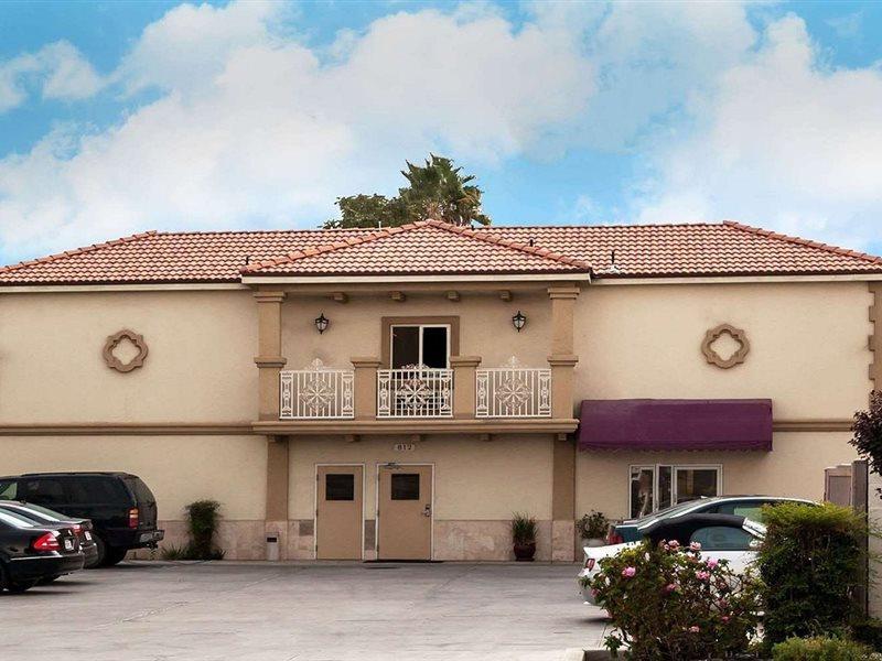 Howard Johnson By Wyndham Bakersfield Eksteriør bilde