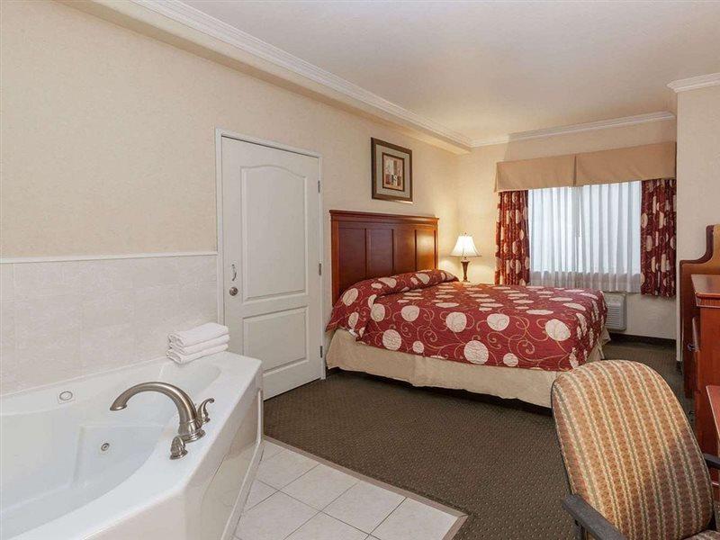 Howard Johnson By Wyndham Bakersfield Eksteriør bilde